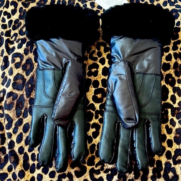 Brand New UGG Water Resistant Smart Touchscreen Black Gloves w/ Genuine Leather - Picture 7 of 16